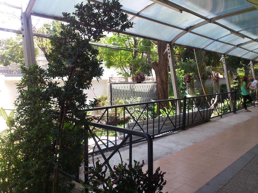 Coop Dopa Hostel Bangkok Ngoại thất bức ảnh