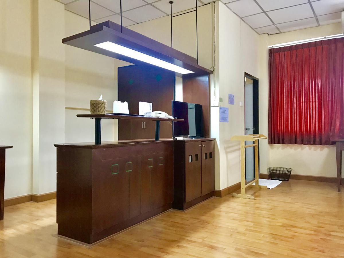 Coop Dopa Hostel Bangkok Ngoại thất bức ảnh