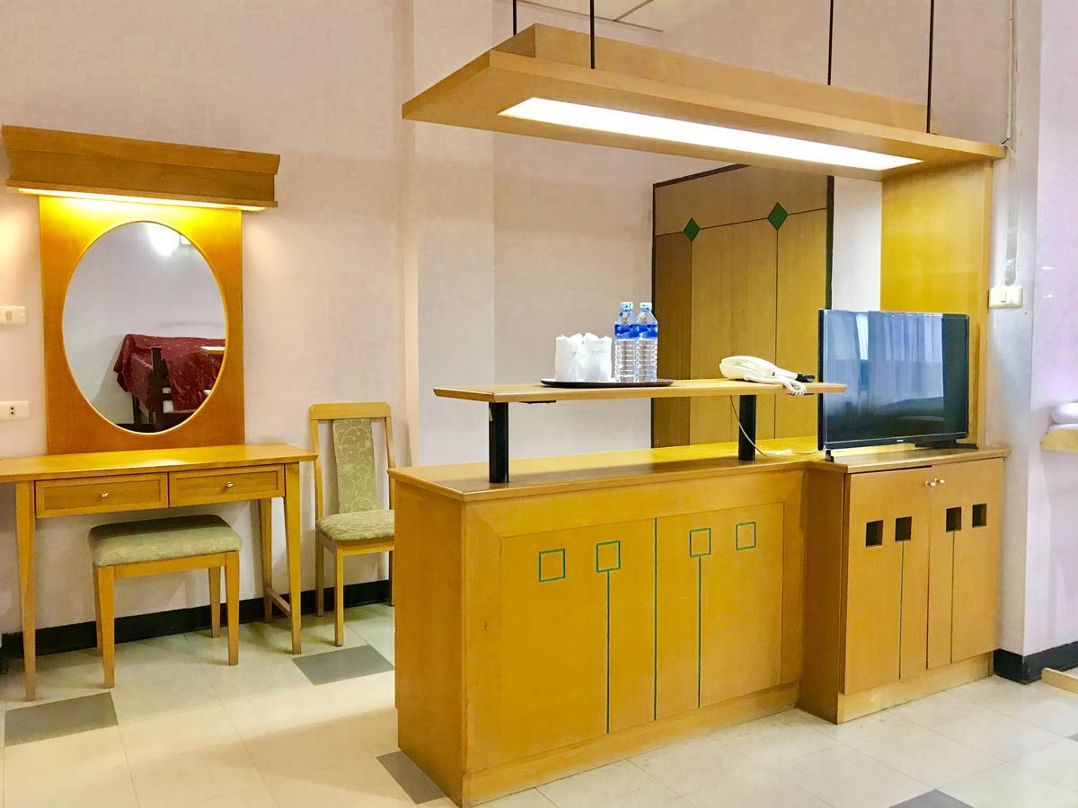 Coop Dopa Hostel Bangkok Ngoại thất bức ảnh