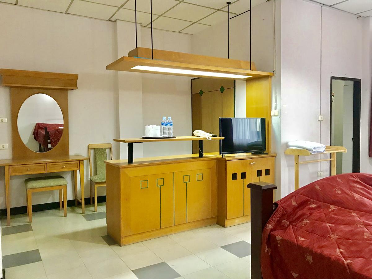 Coop Dopa Hostel Bangkok Ngoại thất bức ảnh
